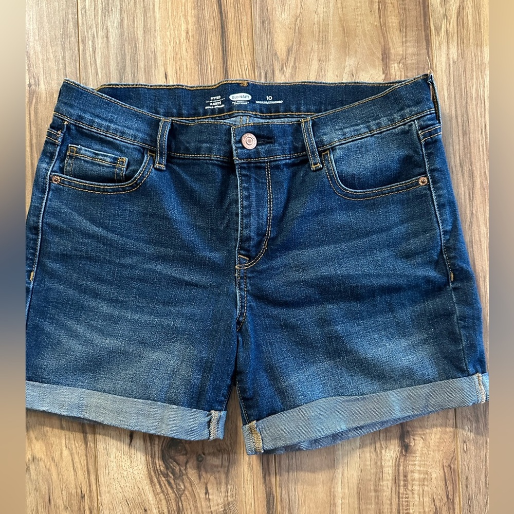 Women’s Old Navy Shorts. Size 10